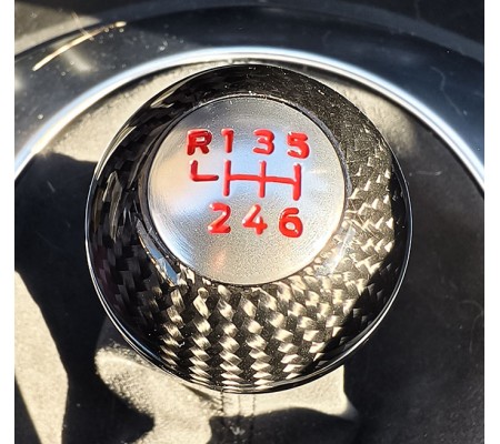 Black "carbon fibre" gearknob with metal gear number insert